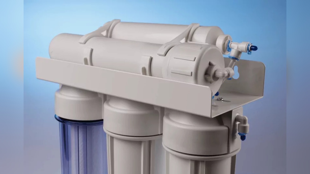 Should I Install a Filter on the Hot Water Line? Essential Guide